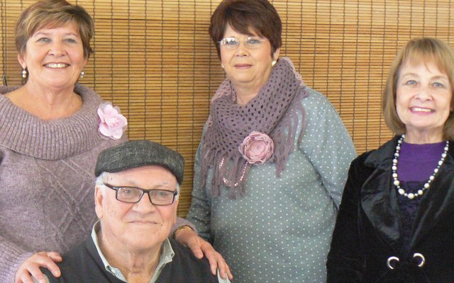 Vlnr is Aletta Lochner, Eddie  Barnard, Marie de Jager en Corra Helberg van Corraâ€™s